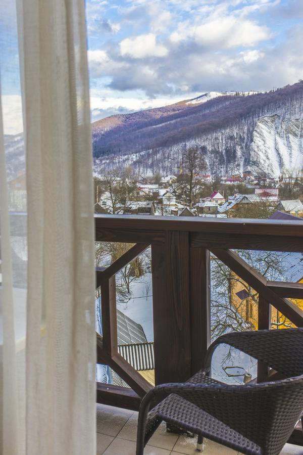 Hotel&Restaurant Premium Club Yaremche Exterior photo